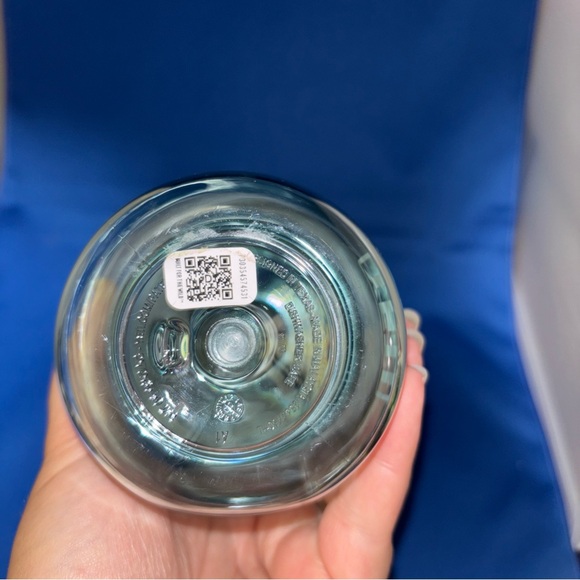 Genuine YETI YONDER™ 25 OZ (750 ML) WATER BOTTLE WITH YONDER CHUG CAP - SEAFOAM - Picture 4 of 8